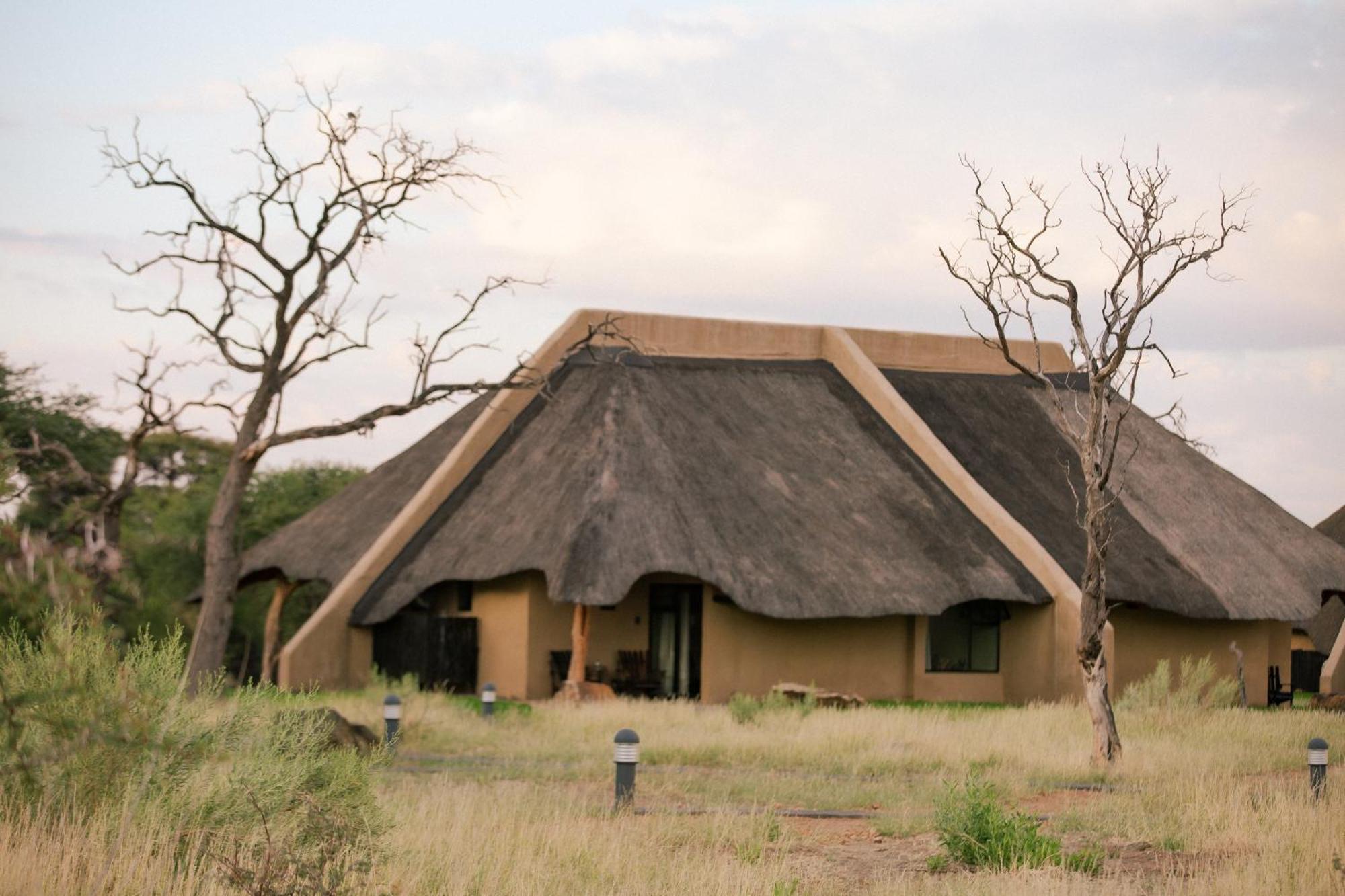 Okapuka Safari Lodge Windhoek Quarto foto